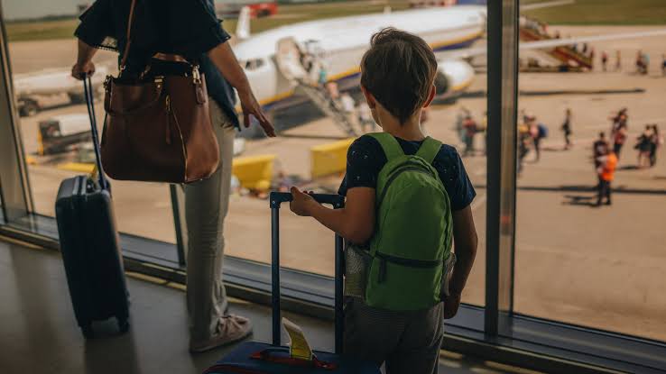 Servicio de Permiso de Salida de Menores - Visas y Visas